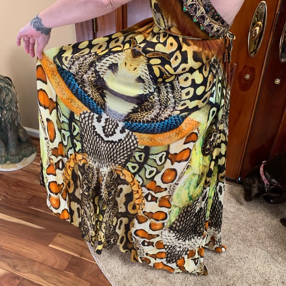 Shahida Parides 3-way Convertible Halter MaxiDress - Picture 4 of 9